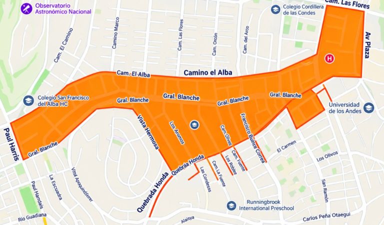 Tránsito restringido en San Carlos de Apoquindo por desborde de Quebrada Honda