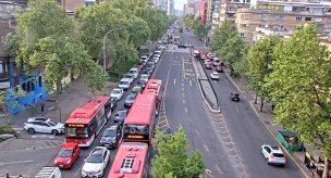 Advierten por enorme congestión en Providencia tras falla de semáforos en Plaza Baquedano