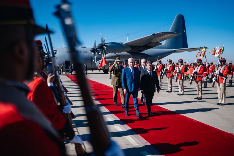 Kast llega a Bolivia en histórica visita tras 71 años: Se reunirá con Rodrigo Paz y firmará acuerdos clave