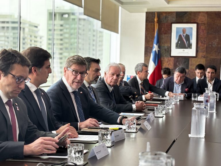 Gobierno refuerza seguridad minera con millonaria medida: buscan aumentar fiscalizaciones en 30% durante 2027