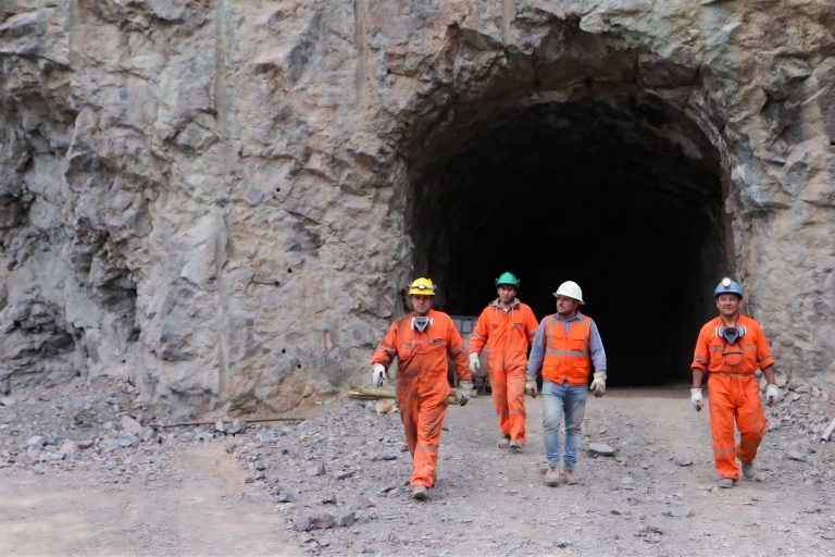 Sonami valora aprobación de ley de patentes mineras, pero advierte riesgos para pequeños productores