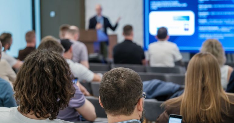 INACAP suma nueva Ingeniería en IA Aplicada para profesionales de distintas áreas