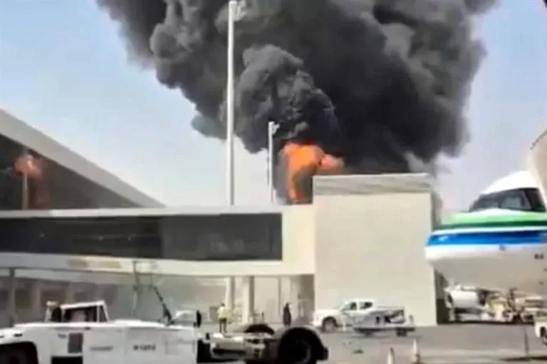 Ataque contra aeropuerto en Arabia Saudita deja dos muertos y ocho heridos