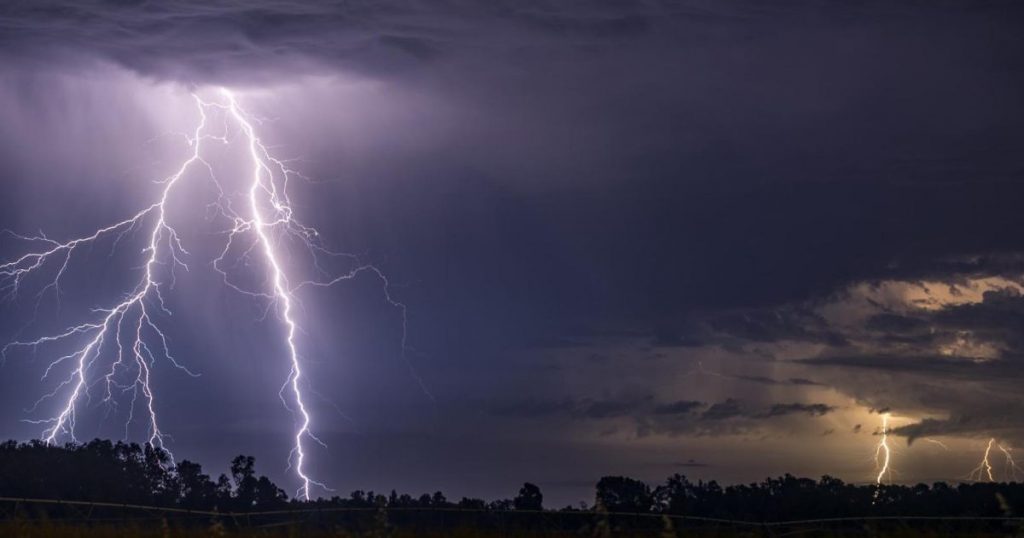 ¿Te sorprendió la tormenta en la calle? Estos son los lugares donde nunca debes refugiarte