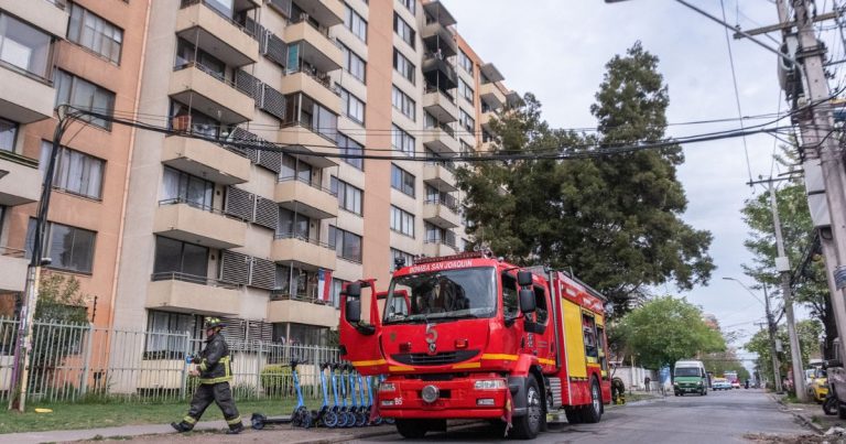 Tras episodio de violencia intrafamiliar: Sujeto fallece al interior de departamento luego de incendiar inmueble