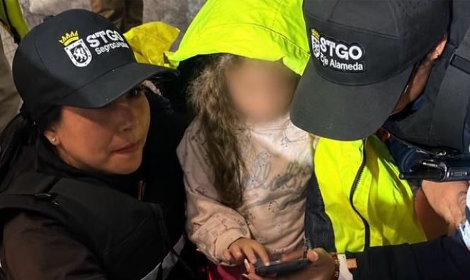 Roban auto con niña de 4 años en su interior: fue rescatada por guardias municipales 
