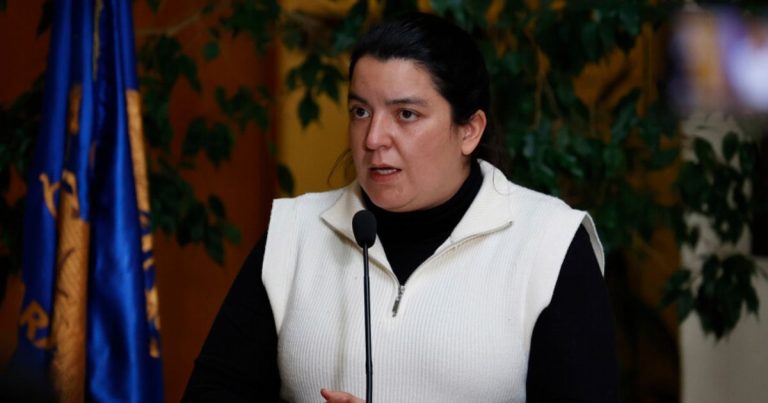 “Hoy hay urgencias en el país”: Natalia Romero cuestiona llamado a conmemorar el 18 de octubre