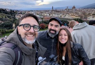 “Siempre hay un chileno”: Marcelo Kiwi llega a Florencia y descubre sus rincones junto a compatriotas