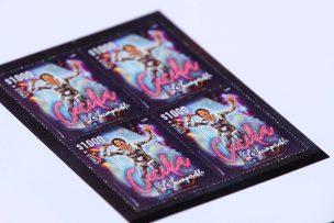 CorreosChile homenajea a Cecilia “La Incomparable” con nuevos sellos y postales: revisa dónde conseguirlos