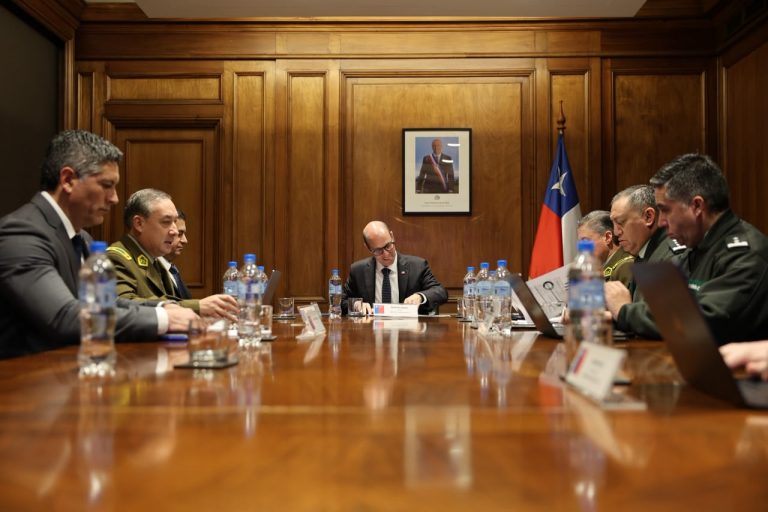 Ministro Arrau destaca presupuesto histórico para las policías y anticipa semana de alta demanda operativa