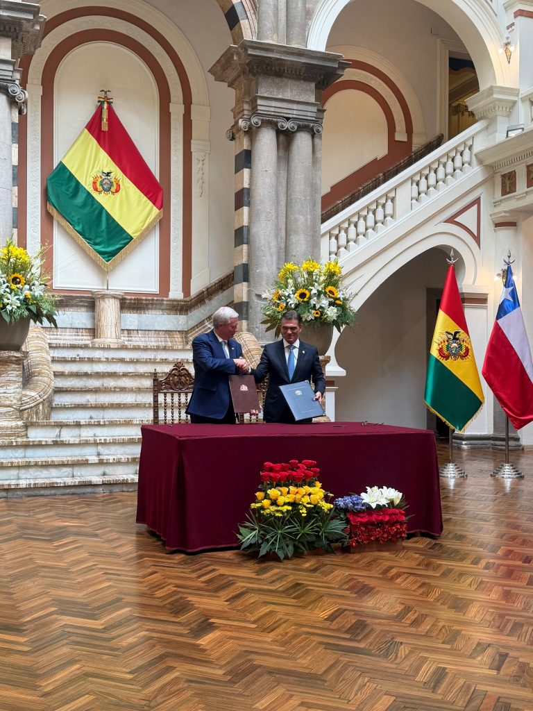Chile y Bolivia avanzan en acuerdo energético: evalúan futura interconexión eléctrica entre ambos países