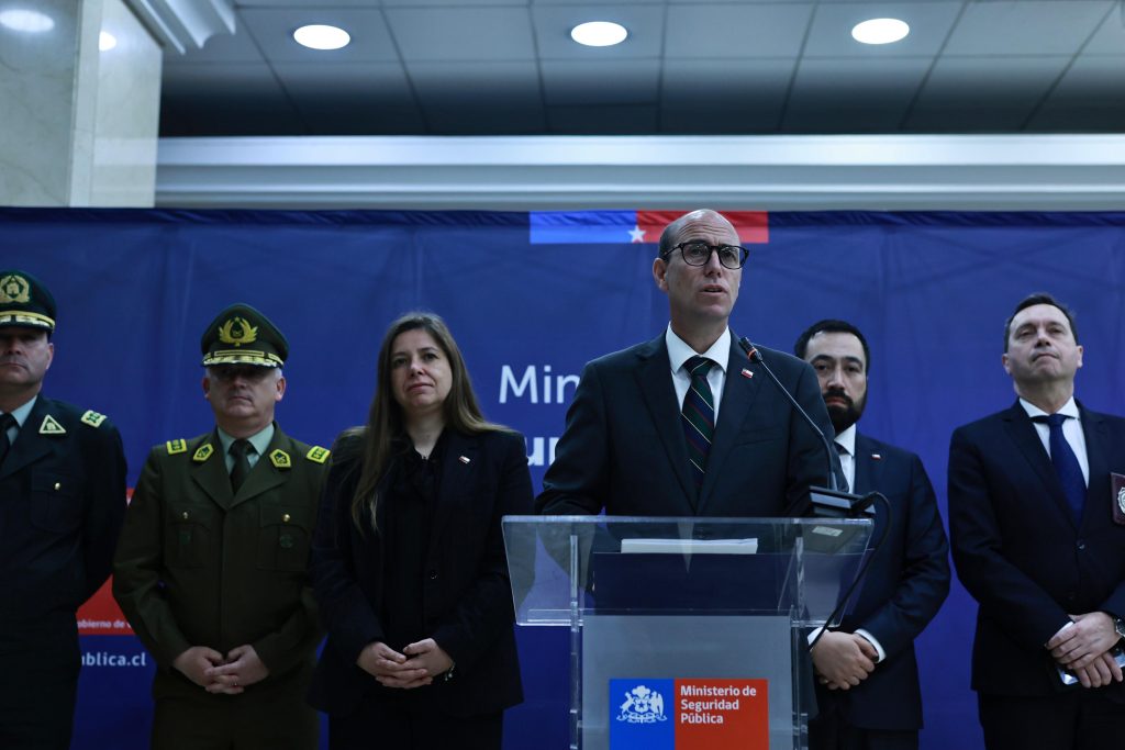 Ministro Arrau destaca resultados en seguridad: homicidios bajan 15,5% y robos violentos 14,3%