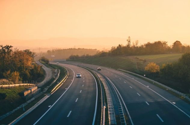 ¿Cuál es el mejor auto para viajar por carretera? Experto entrega consejos para estas vacaciones