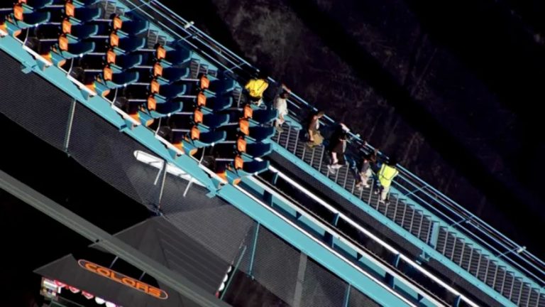 Tragedia en parque de diversiones de EE.UU.: Hombre muere tras caer de una montaña rusa